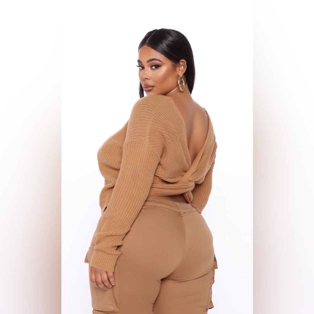 NWT Open-Back Twist Knit Top in Camel